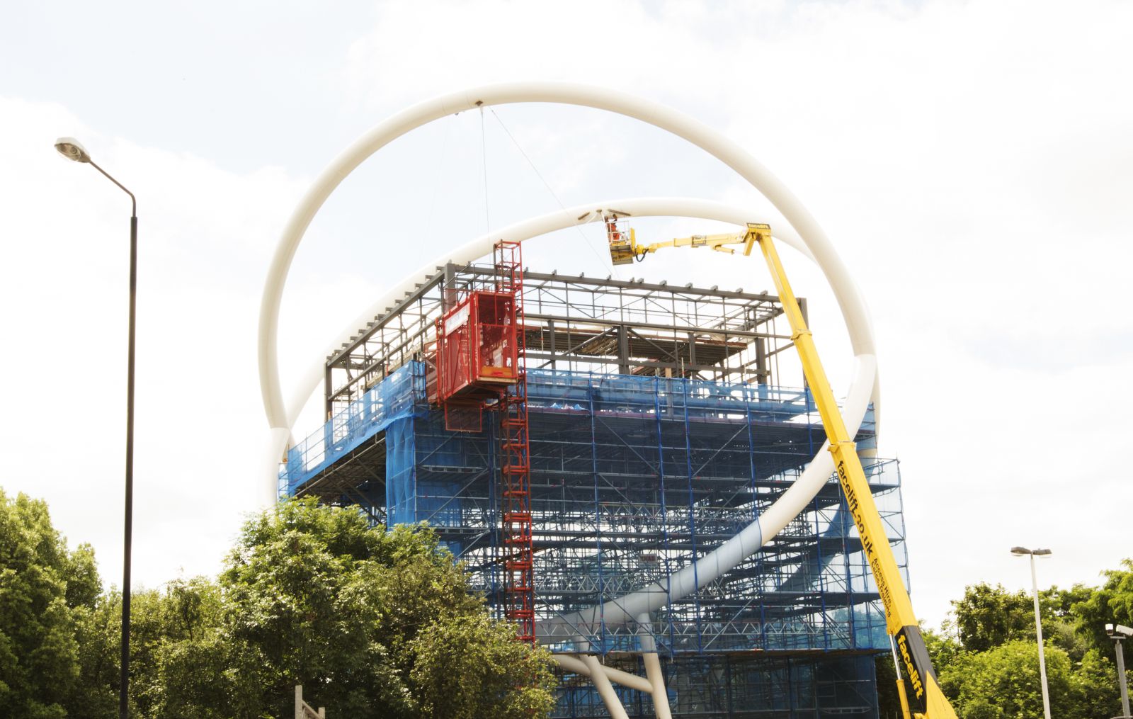 TRAD Scaffolding Wandsworth Roundabout London