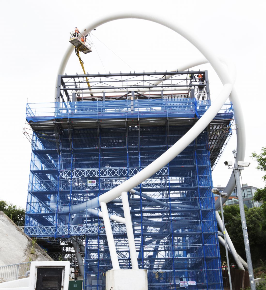 TRAD Scaffolding Wandsworth Roundabout London